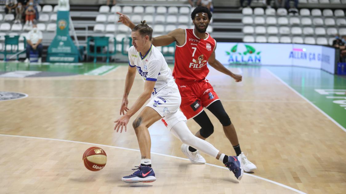 Basket ball ProB. Avec Schwartz voil Saint Quentin quip